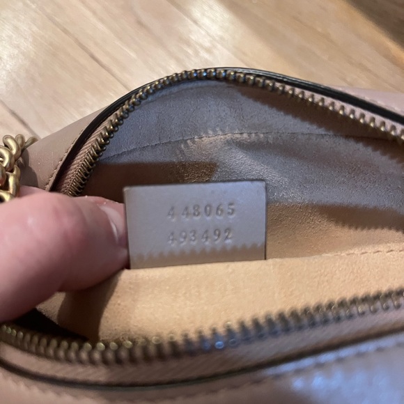 SOLD Gucci Women's Lavender Crossbody Bag with Gold Accents - Picture 10 of 11